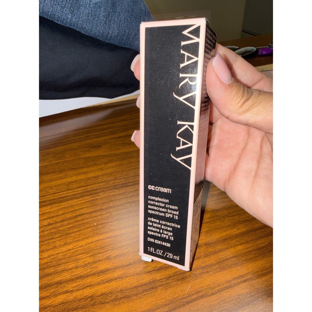 Mary Kay CC Cream SPF 15 Complexion Corrector Light To Medium 1oz 2 Pack New - Picture 2 of 7